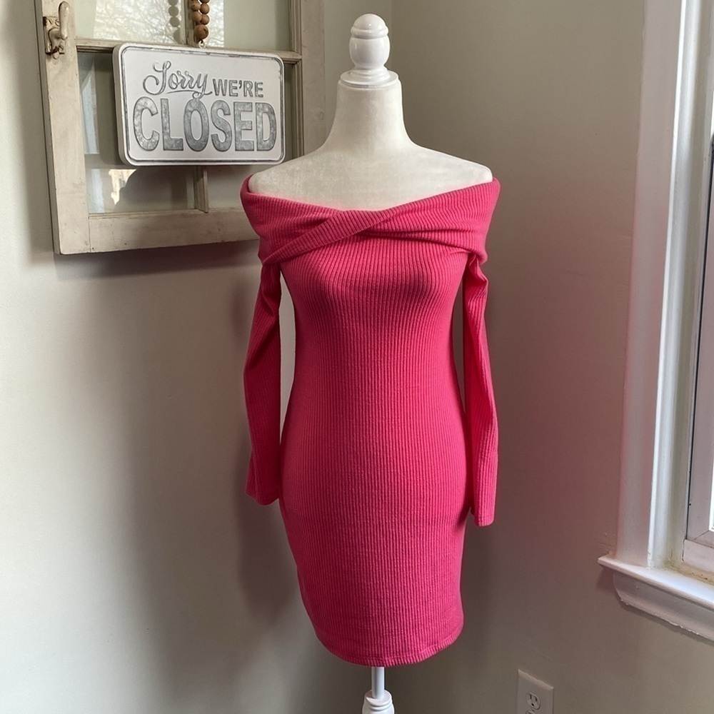 Stradivarius Off The Shoulder Knit Mini Dress With Twist Bardot Detail Pink NWT